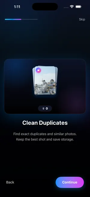 Photo Cleaner screen titled Clean Duplicates, showing a stack of similar photos with the best one marked